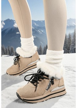 Beżowe Płaskie Sneakersy Ozdobione Futerkiem i Napisem Tarvina ze sklepu born2be.pl w kategorii Buty sportowe damskie - zdjęcie 187696580