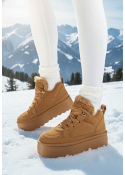 Brązowe Sneakersy Vices w Stylu Śniegowców w Stylu Śniegowców na Platformie z Ozdobnym Futerkiem Nalirea ze sklepu born2be.pl w kategorii Buty sportowe damskie - zdjęcie 187696584