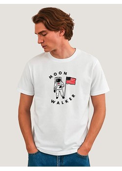 WOOOP Koszulka &quot;Moon walker&quot; w kolorze białym ze sklepu Limango Polska w kategorii T-shirty męskie - zdjęcie 187711064
