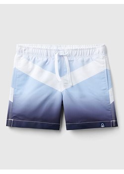 Benetton Szorty kąpielowe w kolorze niebieskim ze sklepu Limango Polska w kategorii Kąpielówki chłopięce - zdjęcie 187713753