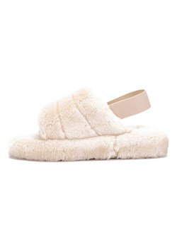 ISLAND BOOT Kapcie &quot;Poppy&quot; w kolorze kremowym ze sklepu Limango Polska w kategorii Kapcie damskie - zdjęcie 187724634