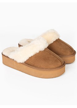ISLAND BOOT Kapcie &quot;Emesta&quot; w kolorze jasnobrązowym ze sklepu Limango Polska w kategorii Kapcie damskie - zdjęcie 187725623