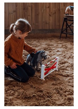 ASTRUP Drążek w kolorze czerwonym do skakania - 2+ ze sklepu Limango Polska w kategorii Zabawki - zdjęcie 187739482