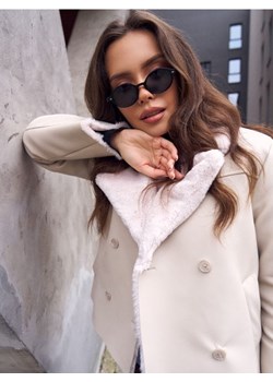 Sinsay - Kurtka sherpa z ocieplanym futerkiem - kremowy ze sklepu Sinsay w kategorii Kurtki damskie - zdjęcie 187746190