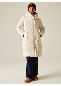 Regatta Płaszcz pikowany &quot;Nurie&quot; w kolorze kremowym ze sklepu Limango Polska w kategorii Kurtki damskie - zdjęcie 187750820