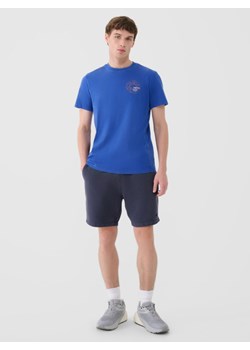 Męskie spodenki dresowe 4F 4FWSS25TSHOM606 - granatowe ze sklepu Sportstylestory.com w kategorii Spodenki męskie - zdjęcie 187759154