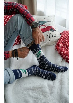 Skarpetki świąteczne męskie granatowe Samochód z choinką 1290.030, Kolor granatowy, Rozmiar 38-41, Milena ze sklepu Intymna w kategorii Skarpetki męskie - zdjęcie 187762113