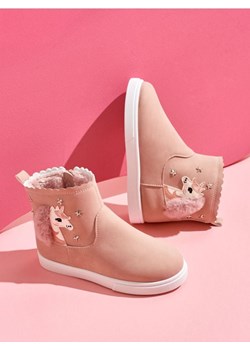 Sinsay - Botki z aplikacją 3D i sztucznym futerkiem - różowy ze sklepu Sinsay w kategorii Buty zimowe dziecięce - zdjęcie 187775122