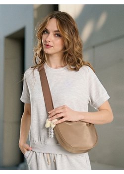 Sinsay - Sportowa listonoszka z szerokim paskiem - beżowy ze sklepu Sinsay w kategorii Torby letnie - zdjęcie 187775182