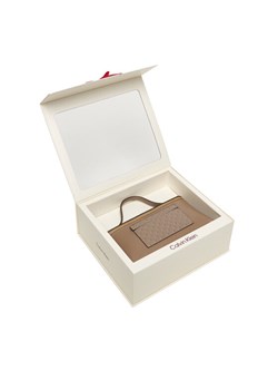 Kosmetyczka Calvin Klein Emblem Aop Beauty Case Giftset LV04F1102G Brązowy ze sklepu eobuwie.pl w kategorii Kosmetyczki - zdjęcie 187775383