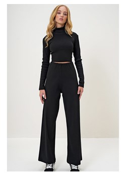 Trend Alaçatı Stili 2-częściowy zestaw w kolorze czarnym ze sklepu Limango Polska w kategorii Bluzki damskie - zdjęcie 187779293