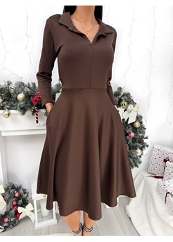 Czekoladowa Rozkloszowana Sukienka z Kołnierzykiem ze sklepu ModnaKiecka.pl w kategorii Sukienki - zdjęcie 187780252