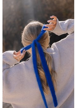 Wool Fluffy Hair Ribbon - Cobalt Haze ze sklepu Surf Inc w kategorii Ozdoby do włosów - zdjęcie 187780381