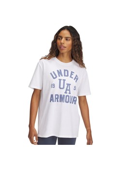 Damska koszulka z nadrukiem Under Armour UA HWT OS Collegiate SS - biała ze sklepu Sportstylestory.com w kategorii Bluzki damskie - zdjęcie 187780720