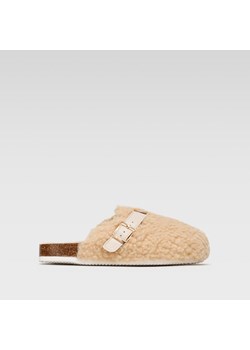 Kapcie Home&Relax AGK21703 ze sklepu ccc.eu w kategorii Kapcie damskie - zdjęcie 187795931