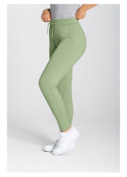 super.natural Spodnie dresowe &quot;Essential&quot; w kolorze jasnozielonym ze sklepu Limango Polska w kategorii Spodnie damskie - zdjęcie 187814563