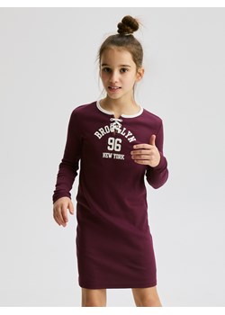 Reserved - Dzianinowa sukienka z nadrukiem - ciemnofioletowy ze sklepu Reserved w kategorii Sukienki dziewczęce - zdjęcie 187820733