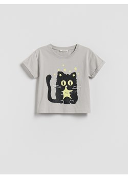 Reserved - T-shirt ze świecącym nadrukiem - jasnoszary ze sklepu Reserved w kategorii Bluzki dziewczęce - zdjęcie 187820913