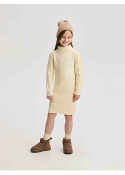 Reserved - Dzianinowa sukienka w paski - złamana biel ze sklepu Reserved w kategorii Swetry dziewczęce - zdjęcie 187821122