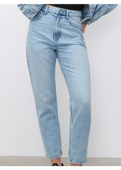 Sinsay - Jeansy mom fit - niebieski ze sklepu Sinsay w kategorii Jeansy damskie - zdjęcie 187821834