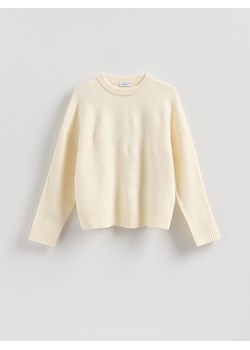 Reserved - Sweter z obniżoną linią ramion - kremowy ze sklepu Reserved w kategorii Swetry damskie - zdjęcie 187823180