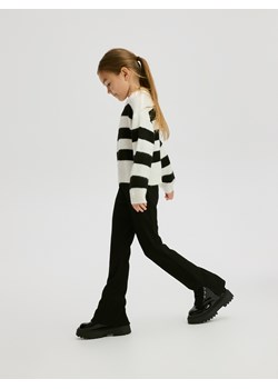 Reserved - Prążkowane spodnie flare - czarny ze sklepu Reserved w kategorii Spodnie dziewczęce - zdjęcie 187824623