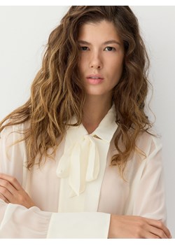 Reserved - Jedwabna koszula z wiązaniem - złamana biel ze sklepu Reserved w kategorii Koszule damskie - zdjęcie 187831683