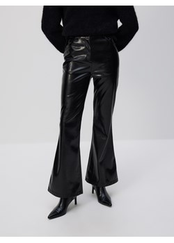 Reserved - Spodnie z imitacji skóry - czarny ze sklepu Reserved w kategorii Spodnie damskie - zdjęcie 187850303