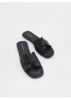 Reserved - Klapki z imitacji skóry - czarny ze sklepu Reserved w kategorii Klapki dziecięce - zdjęcie 187852551
