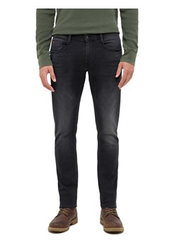Męskie Spodnie jeansowe Mustang Style Oregon Slim K Denim Black 1017227 4000 883 ze sklepu YouNeedit.pl w kategorii Jeansy męskie - zdjęcie 187854574