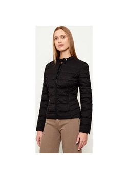 GUESS Kurtka NEW VONA | Slim Fit ze sklepu Gomez Fashion Store w kategorii Kurtki damskie - zdjęcie 187857290