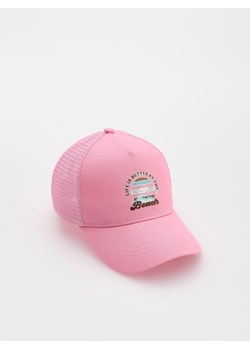 Reserved - Czapka z daszkiem z nadrukiem - pastelowy róż ze sklepu Reserved w kategorii Czapki dziecięce - zdjęcie 187858081