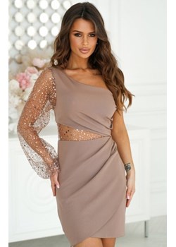 Bicotone mini sukienka cekinowa na jedno ramię camel ze sklepu intimiti.pl w kategorii Sukienki - zdjęcie 187859261