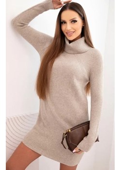 Dzianinowa sukienka z golfem beżowa ze sklepu intimiti.pl w kategorii Sukienki - zdjęcie 187861212