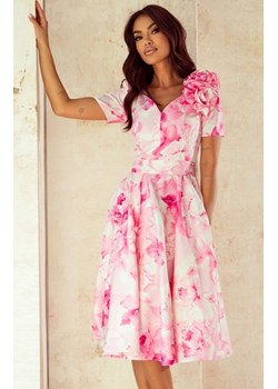 Elizabeth Rubi rozkloszowana sukienka midi w różowe kwiaty ze sklepu intimiti.pl w kategorii Sukienki - zdjęcie 187861382