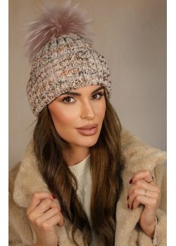 Zimowa czapka damska Pavone beżowa ze sklepu intimiti.pl w kategorii Czapki zimowe damskie - zdjęcie 187864142