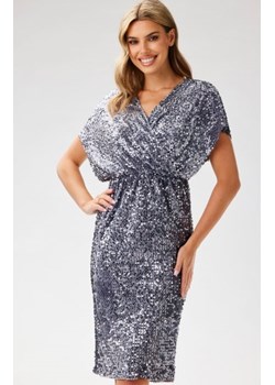 Awama A698 kopertowa sukienka cekinowa midi  srebrna ze sklepu intimiti.pl w kategorii Sukienki - zdjęcie 187866293
