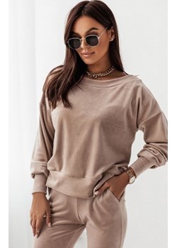 Welurowy beżowy komplet damski Kanava ze sklepu intimiti.pl w kategorii Dresy damskie - zdjęcie 187867431