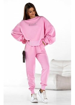 Dres Heart – oversizowa bluza i spodnie z szeroką gumą w pasie róż cukierek ze sklepu intimiti.pl w kategorii Dresy damskie - zdjęcie 187869000
