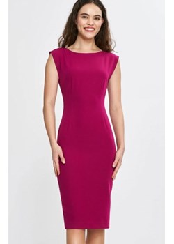 Nife elegancka dopasowana sukienka z dekoltem na plecach fuksja ze sklepu intimiti.pl w kategorii Sukienki - zdjęcie 187870481