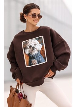 Oversizowa bluza damska z nadrukiem maltańczyka brązowa ze sklepu intimiti.pl w kategorii Bluzy damskie - zdjęcie 187871514