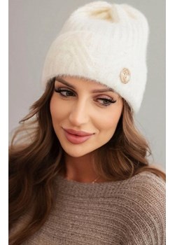Zimowa czapka damska ecru ze sklepu intimiti.pl w kategorii Czapki zimowe damskie - zdjęcie 187873571
