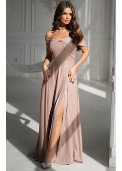 Połyskująca długa sukienka z hiszpańskim dekoltem cappucino ze sklepu intimiti.pl w kategorii Sukienki - zdjęcie 187874264