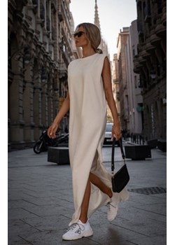 Moe sukienka maxi z poduszkami na ramionach śmietankowa M790 ze sklepu intimiti.pl w kategorii Sukienki - zdjęcie 187878243