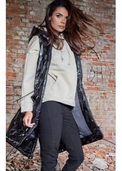 Czarna kamizelka z kapturem A332 ze sklepu intimiti.pl w kategorii Kamizelki damskie - zdjęcie 187879753