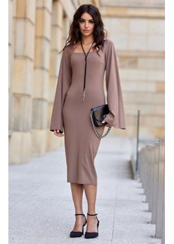 Dopasowana sukienka midi cappucino ze sklepu intimiti.pl w kategorii Sukienki - zdjęcie 187879974