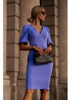Moe sukienka z dekoltem i mocno zaznaczoną talią fioletowa M779 ze sklepu intimiti.pl w kategorii Sukienki - zdjęcie 187880212