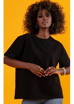 Oversizowa czarna bluzka damska F1422 ze sklepu intimiti.pl w kategorii Bluzki damskie - zdjęcie 187883154