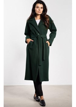 Długi płaszcz damski o prostym kroju z paskiem A750 zielony ze sklepu intimiti.pl w kategorii Płaszcze damskie - zdjęcie 187889392