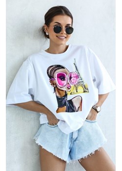 Oversizowy t-shirt damski różowe okulary biały ze sklepu intimiti.pl w kategorii Bluzki damskie - zdjęcie 187890454